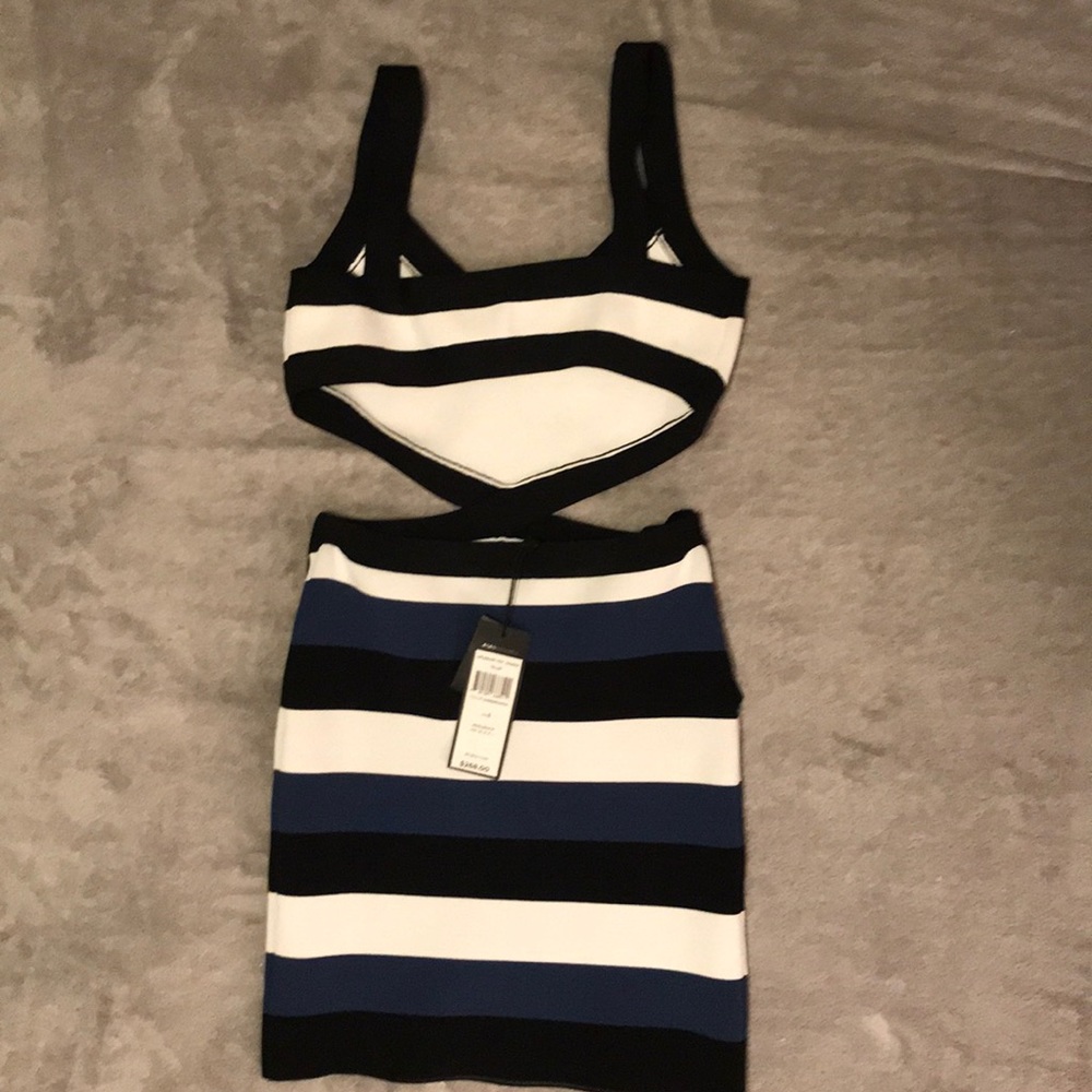 Dress - Picture 2 of 5